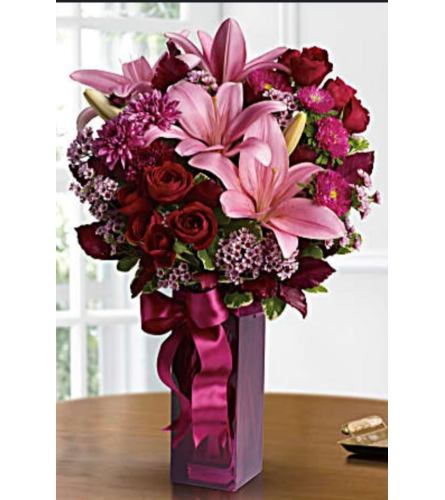 Posh. An arrangement by Avenue Flowers and Gifts.