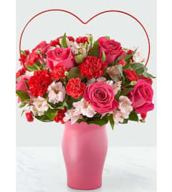 DIRECTO AL CORAZONE. An arrangement by Avenue Flowers and Gifts.