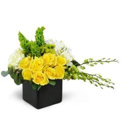 Sensational Smiles™. An arrangement by Avenue Flowers and Gifts.