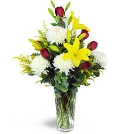 Splendid Admiration™. An arrangement by Avenue Flowers and Gifts.