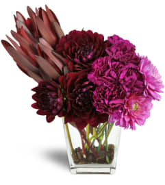 Modern Romance™. An arrangement by Avenue Flowers and Gifts. Modern Romance™. An arrangement by Avenue Flowers and Gifts.